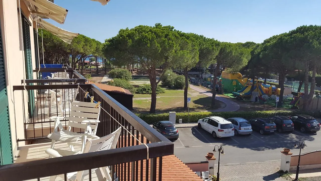 Hotel Villa Etrusca Marina di Campo 3*,